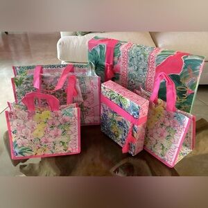 Lilly Pulitzer nwot reusable shopping/totes & gift boxes. 4 bags, 2 boxes